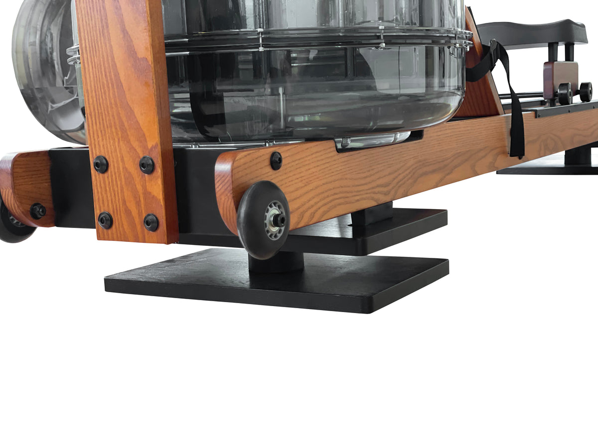 FlowRow Board für Fluid Rower – Detail: Wassertank und Fuss auf dem Board