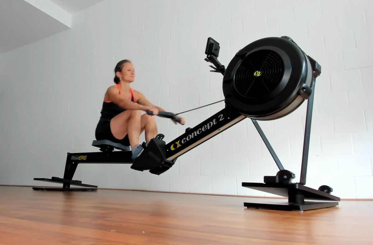 FlowRow Board für Concept2 RowErg – im Training auf dem Board: Das Rudergerät bewegt sich seitlich (Rudergerät nicht im Lieferumfang)
